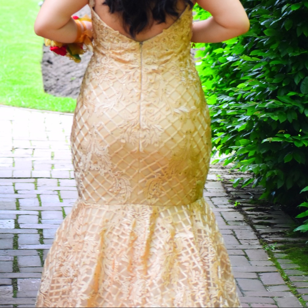 Prom dress - Picture 3 of 6